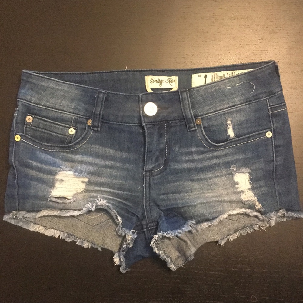ripped jean shorts💕